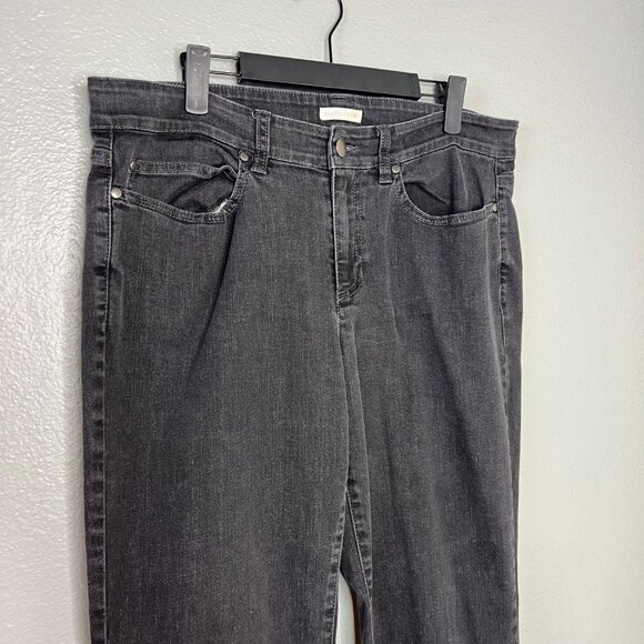 Classic Black Women's Jeans - Picture 3 of 8